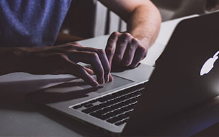 开云体育官网-DRX碾压Excel，Peanut绝境逆转：电竞战场的震撼瞬间