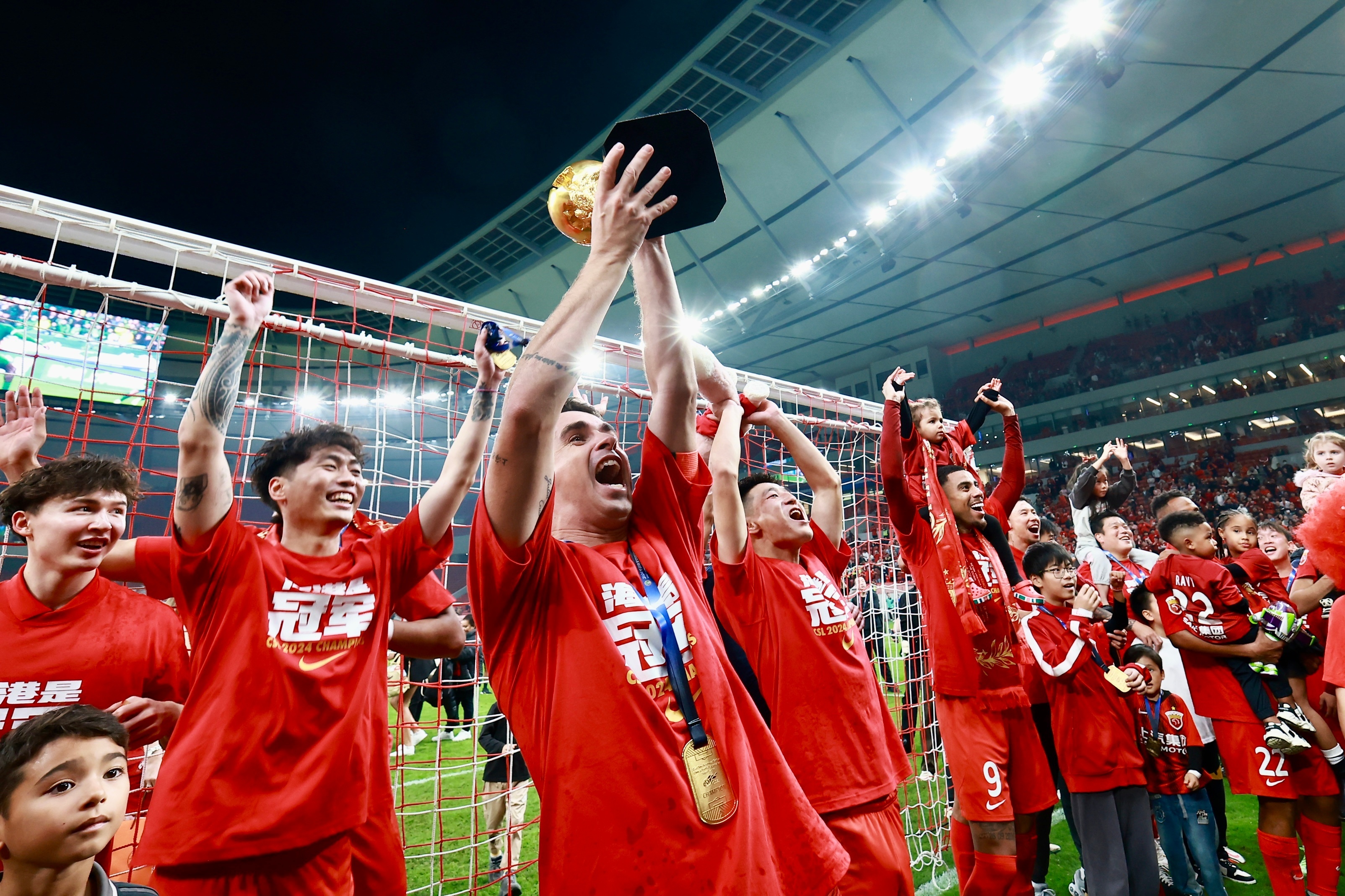 开云体育入口-韦斯卡球员集体亮相，赢得观众喝彩的简单介绍