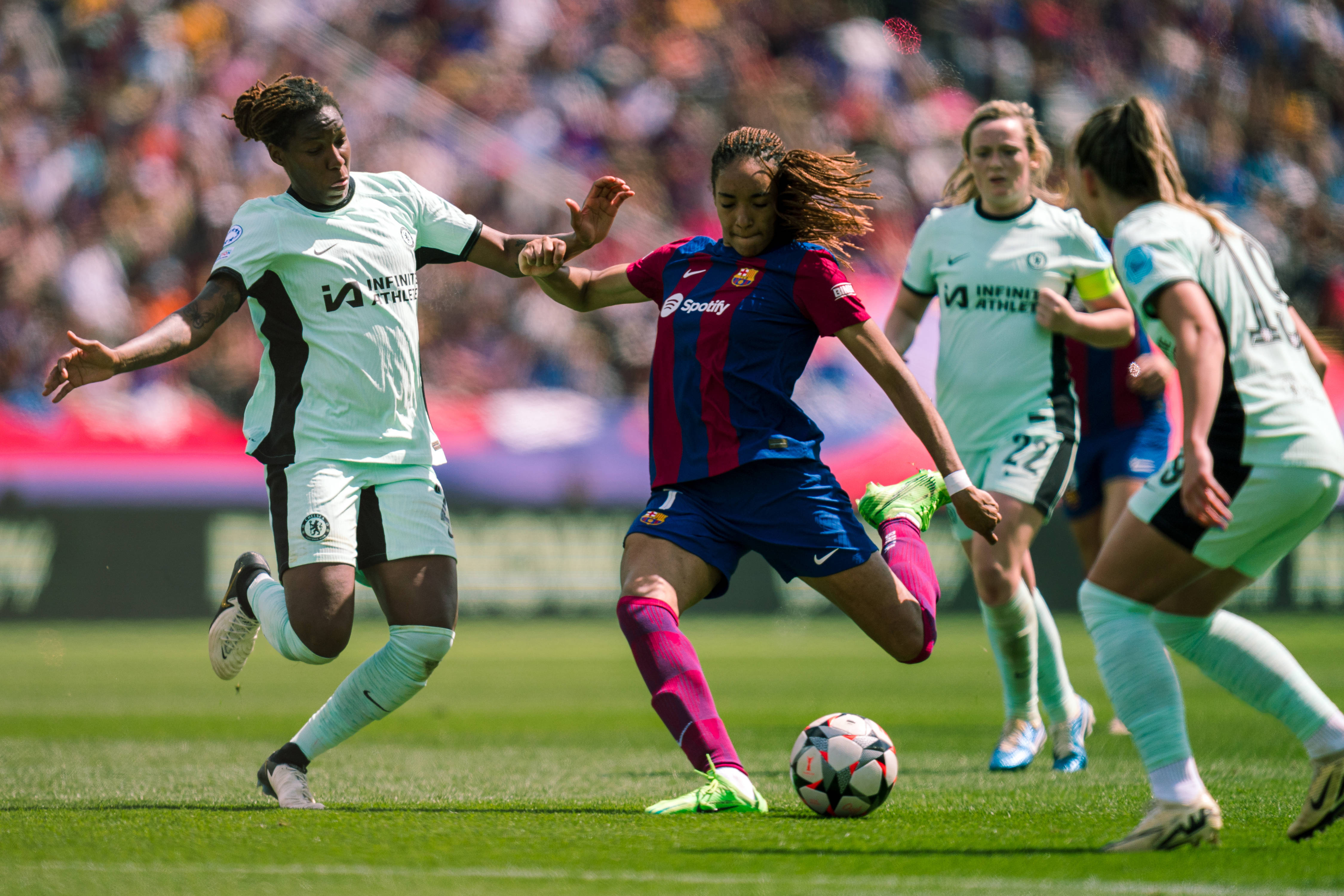 现场观赏足球盛事,赛事精彩不容错过的简单介绍 现场观赏足球盛事,赛事精彩不容错过的简单介绍