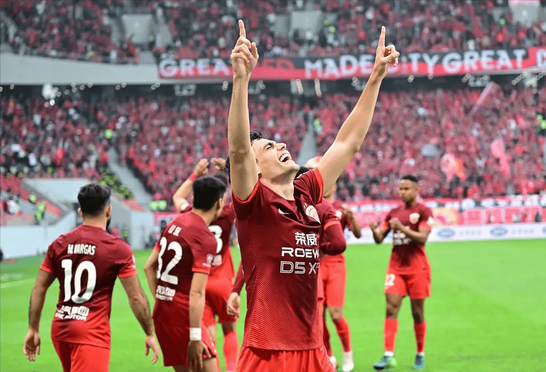 上港外援连续进球,客场连胜积分榜上升 上港外援连续进球,客场连胜积分榜上升