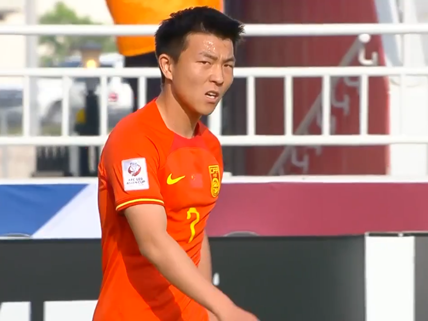 阿联酋队遗憾告别,泪水汹涌 阿联酋队遗憾告别,泪水汹涌