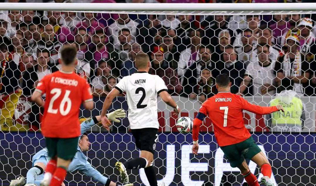 热议!欧国联赛比赛中,球员精彩进球 热议!欧国联赛比赛中,球员精彩进球