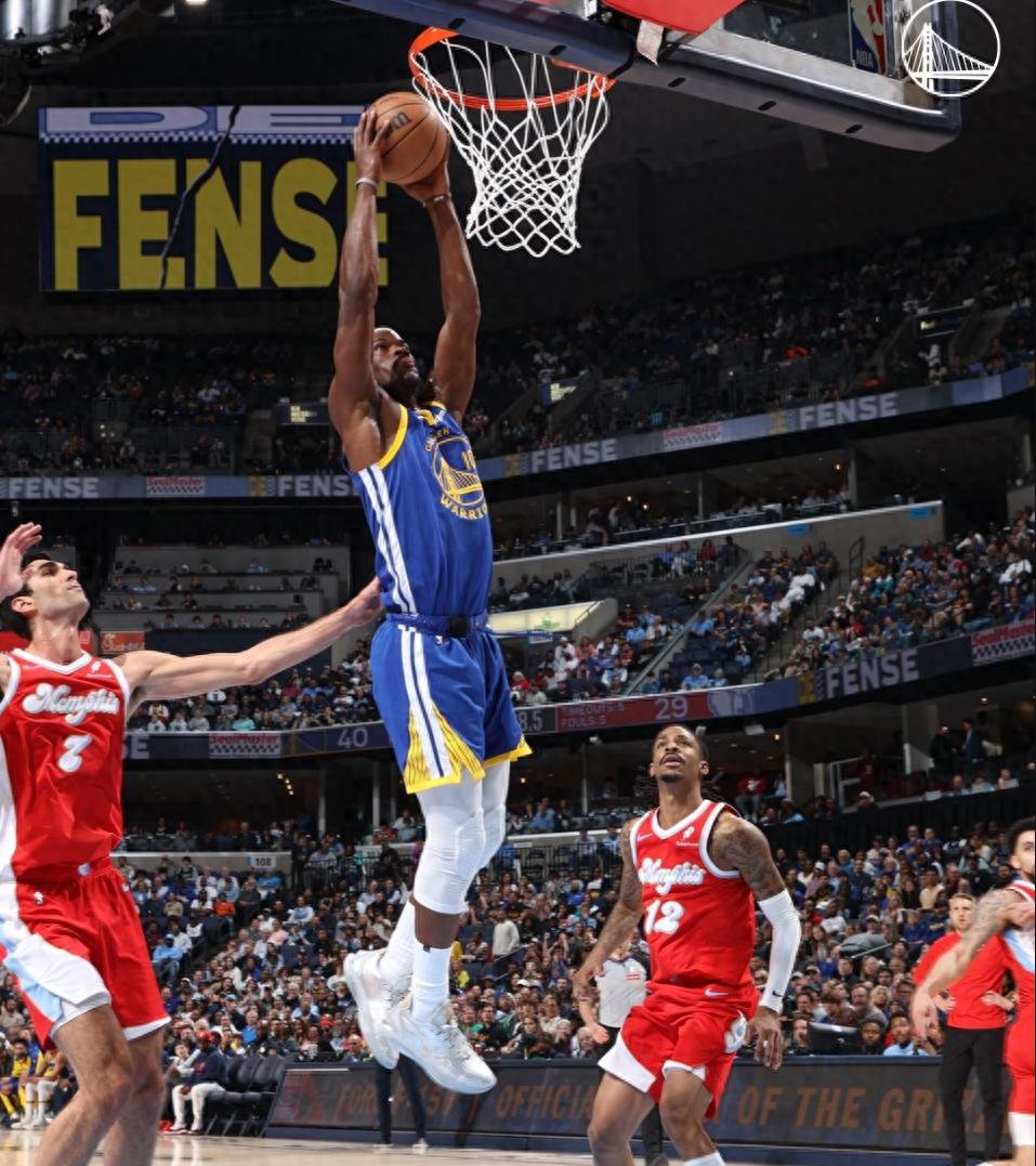 勇士再胜灰熊,取得四连胜 勇士再胜灰熊,取得四连胜