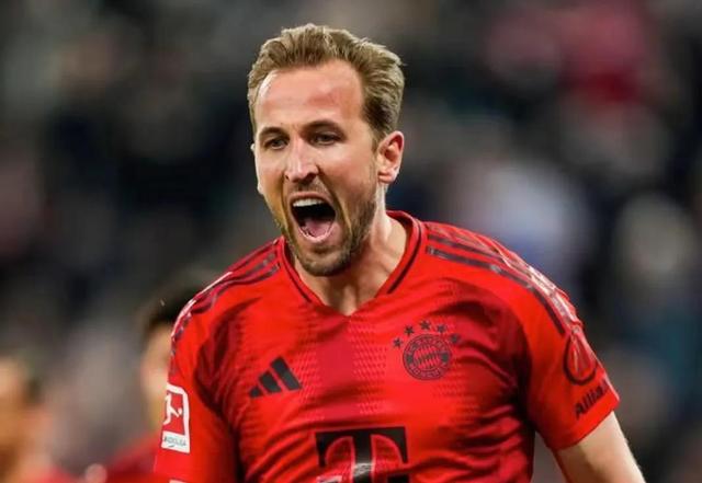 包含拜仁慕尼黑轻松获胜，成功挺进半决赛舞台的词条