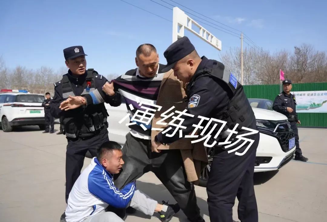 包含蓝军队队员展现出色技术的词条 包含蓝军队队员展现出色技术的词条