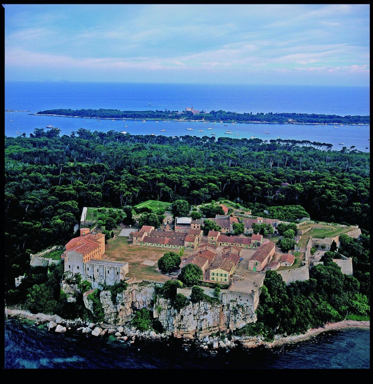 包含尼斯坚守上游位置,晋级前景一片光明的词条 包含尼斯坚守上游位置,晋级前景一片光明的词条