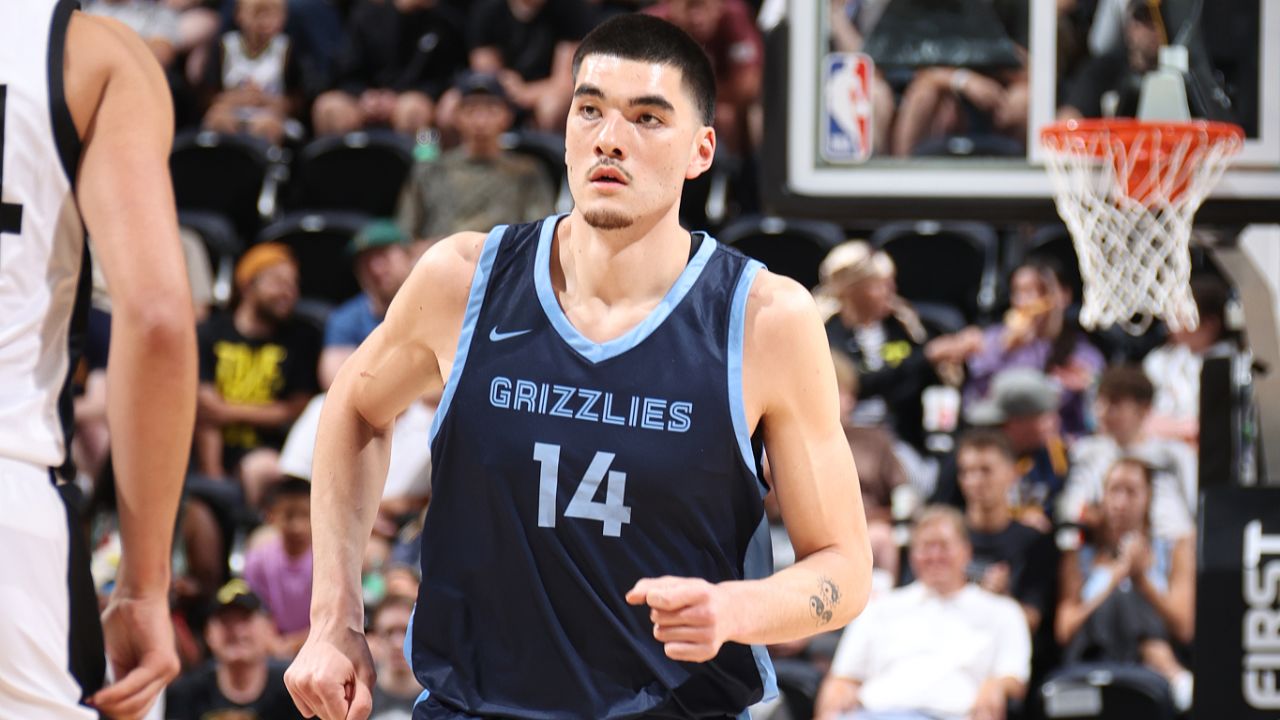 关于灰熊击败爵士，坚守领先位置在东部榜首的信息