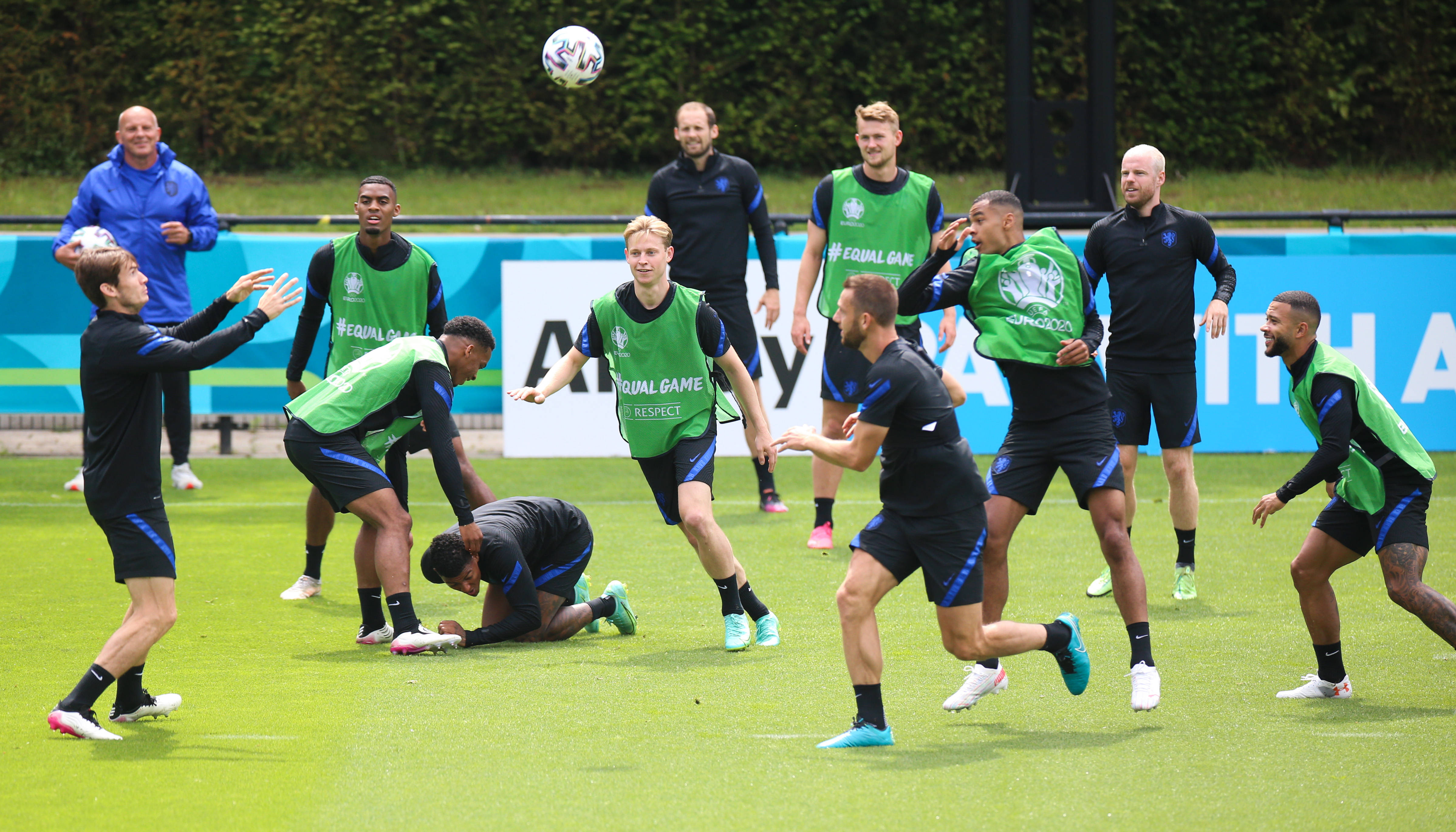 圣马力诺队备战欧预赛比赛,士气高昂的简单介绍 圣马力诺队备战欧预赛比赛,士气高昂的简单介绍