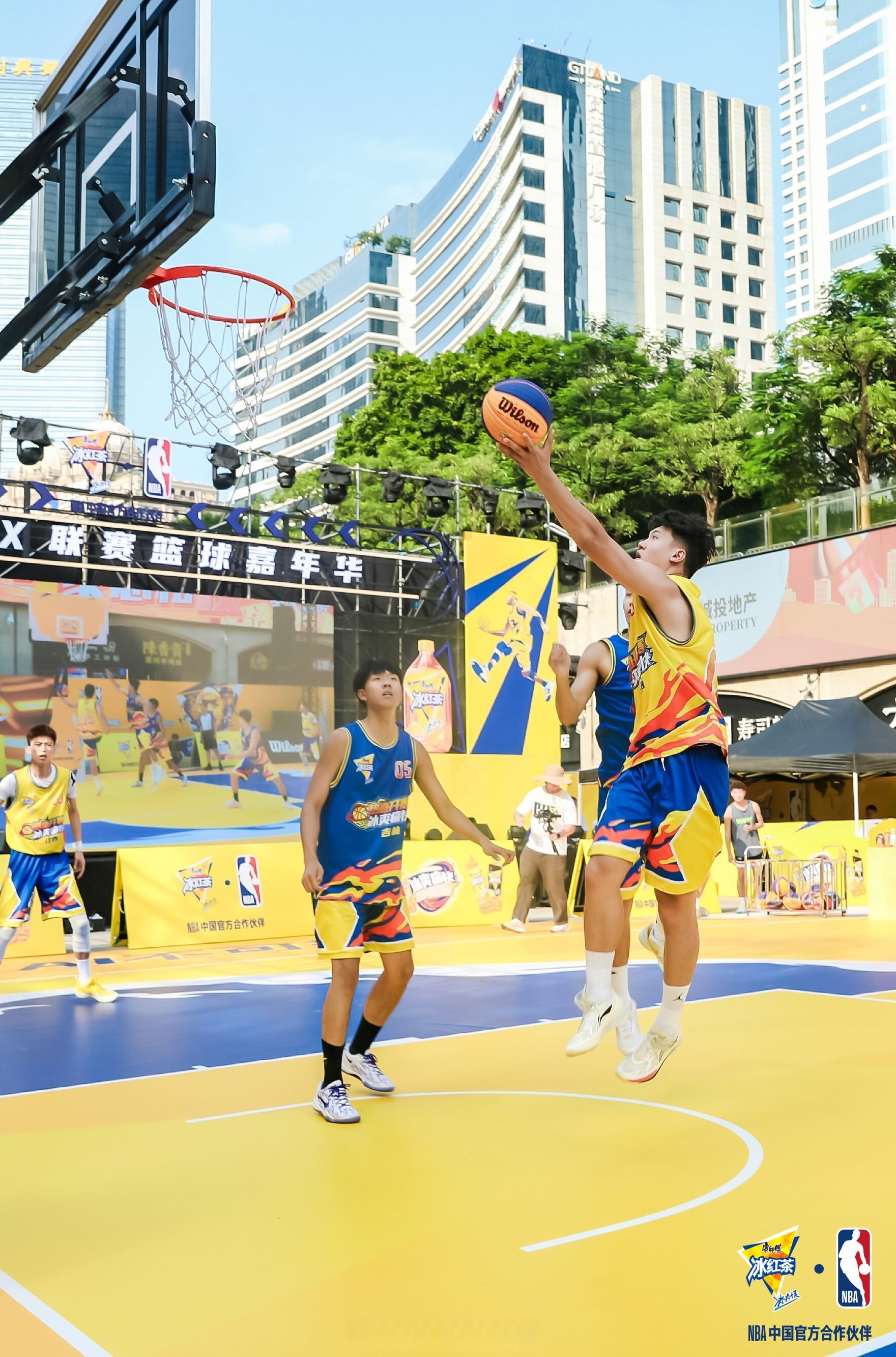 开云官网-中国少年获得篮球明星见面机会