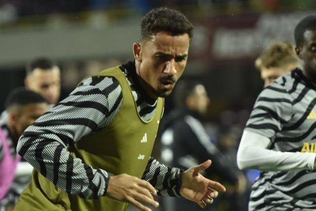 那不勒斯新援表现出色，成为球队中坚力量的简单介绍