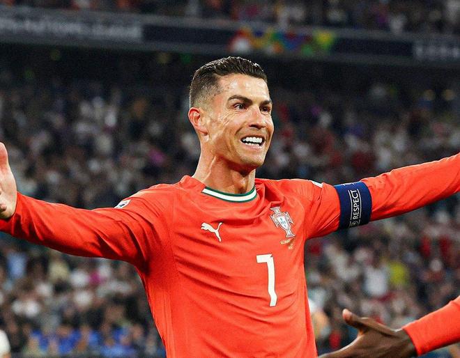 乒乓球明星C罗将夺冠的简单介绍 乒乓球明星C罗将夺冠的简单介绍