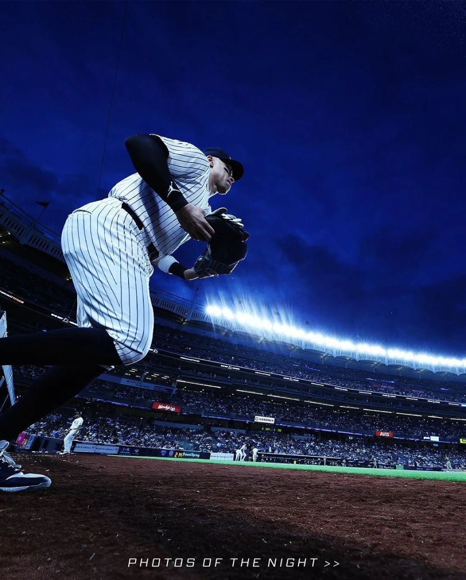 球员技术精湛,展现球场风采 球员技术精湛,展现球场风采