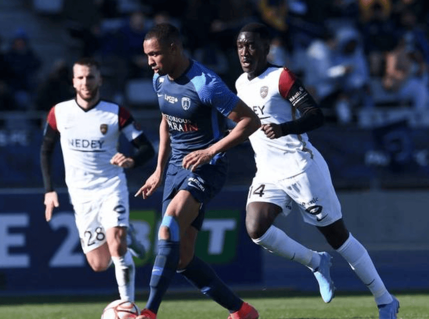 包含亚眠实力浮现，球队表现逐渐上升的词条