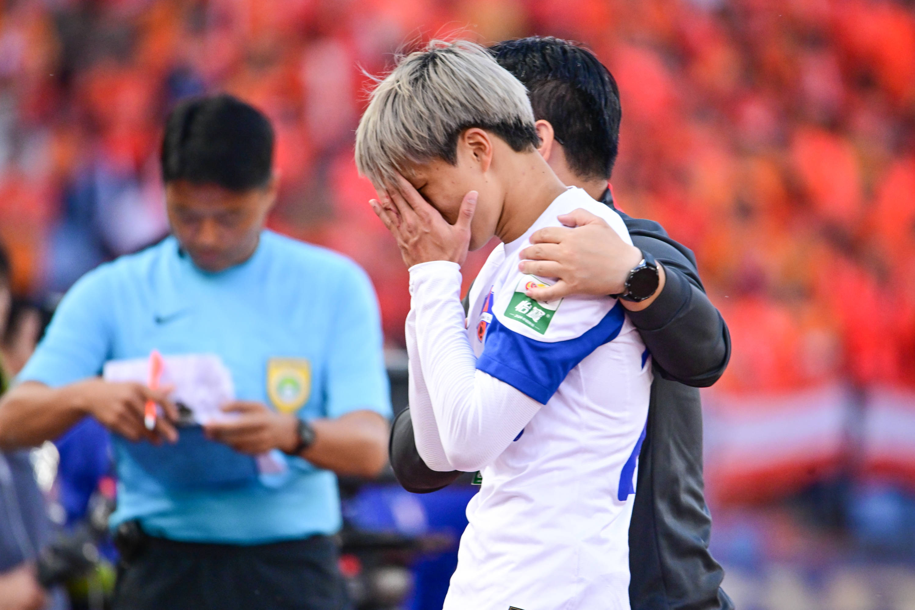 开云下载-中场核心遭遇意外伤病，球队面临考验的简单介绍