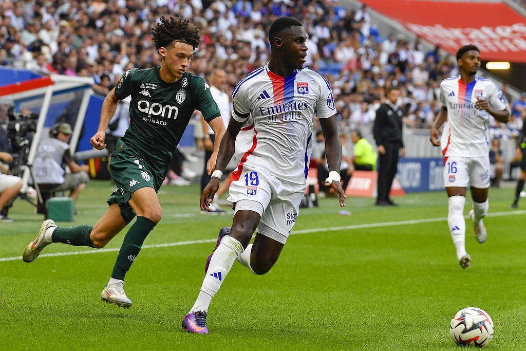 摩纳哥队主场大胜,积分榜稳居榜首 摩纳哥队主场大胜,积分榜稳居榜首