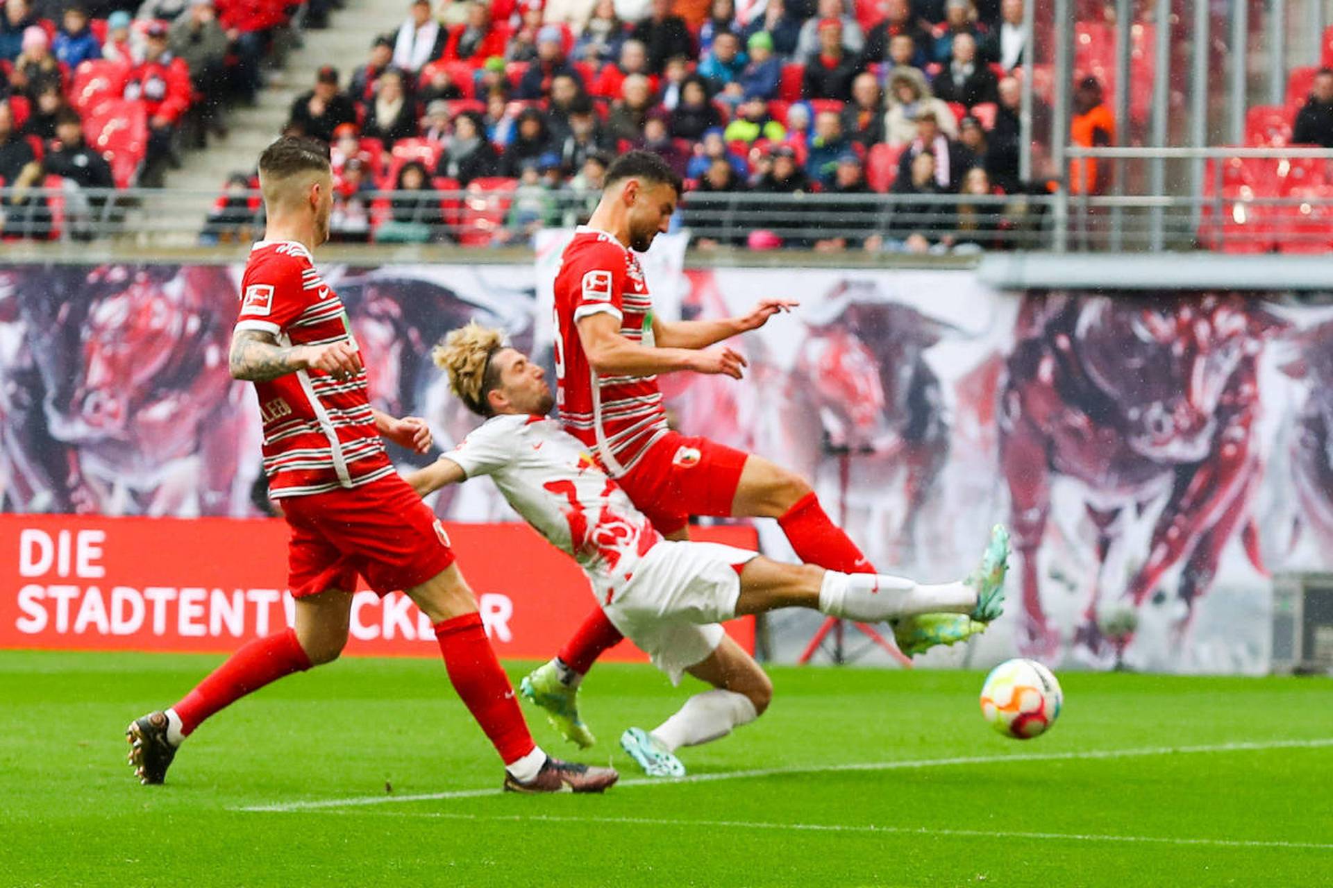 阿贾克斯迎战皇家社会，胜者晋级！的简单介绍