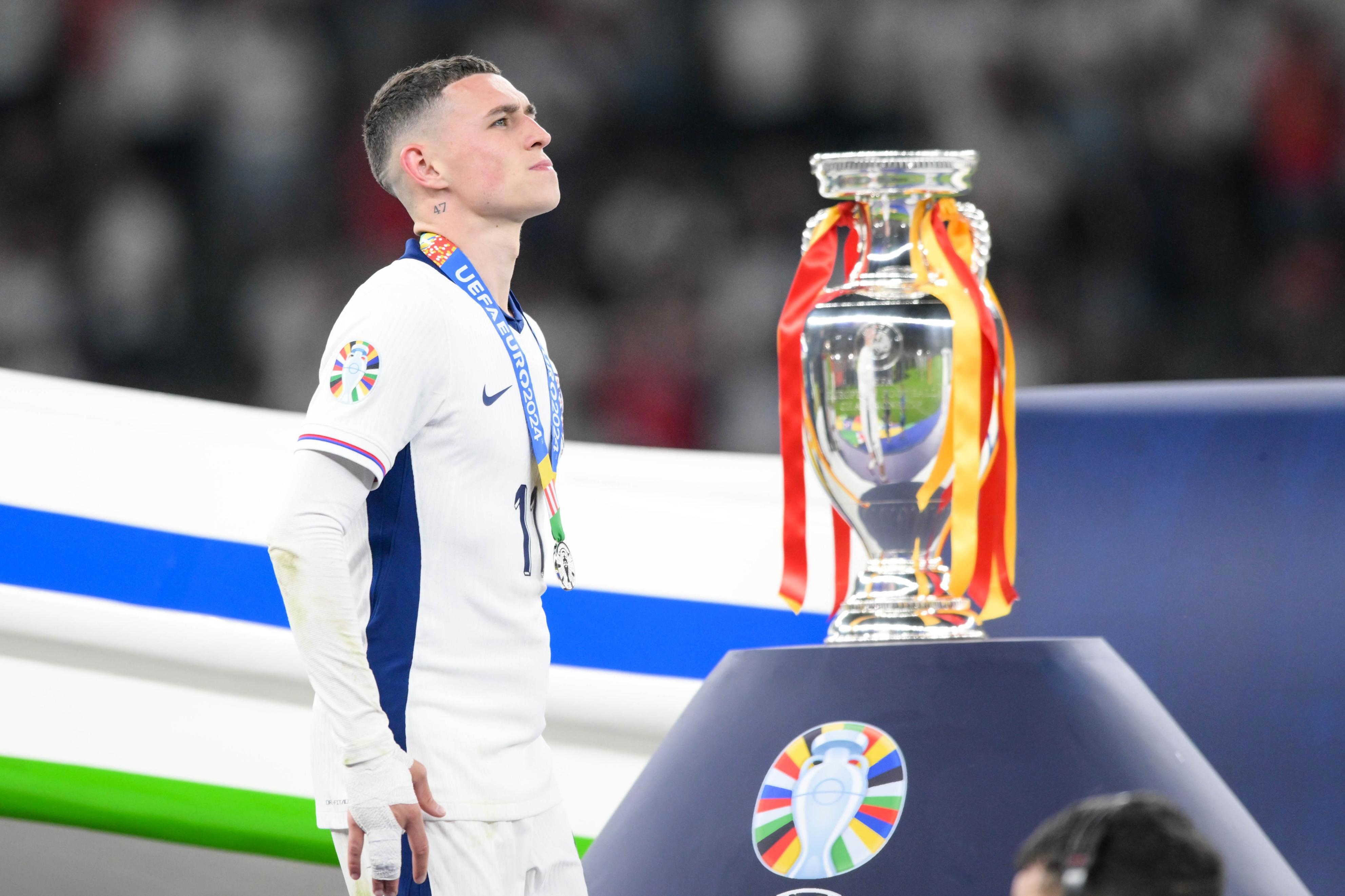 包含英格兰门将因肩伤恢复缓慢或无法参加比赛的词条 包含英格兰门将因肩伤恢复缓慢或无法参加比赛的词条