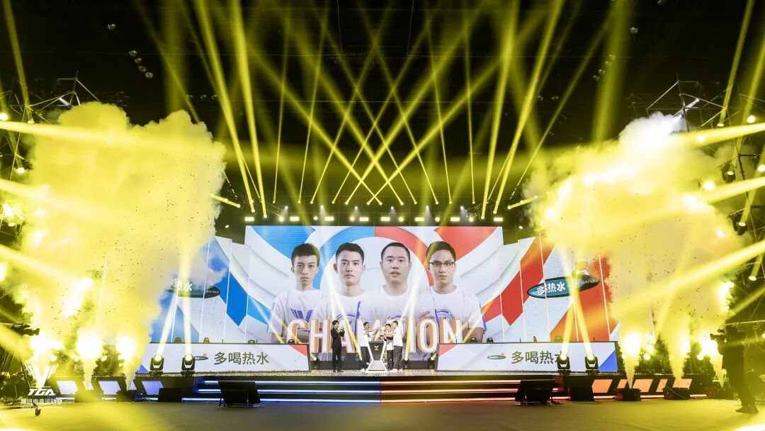 精锐战队对决,场上战靴舞动,精彩绝伦的简单介绍 精锐战队对决,场上战靴舞动,精彩绝伦的简单介绍