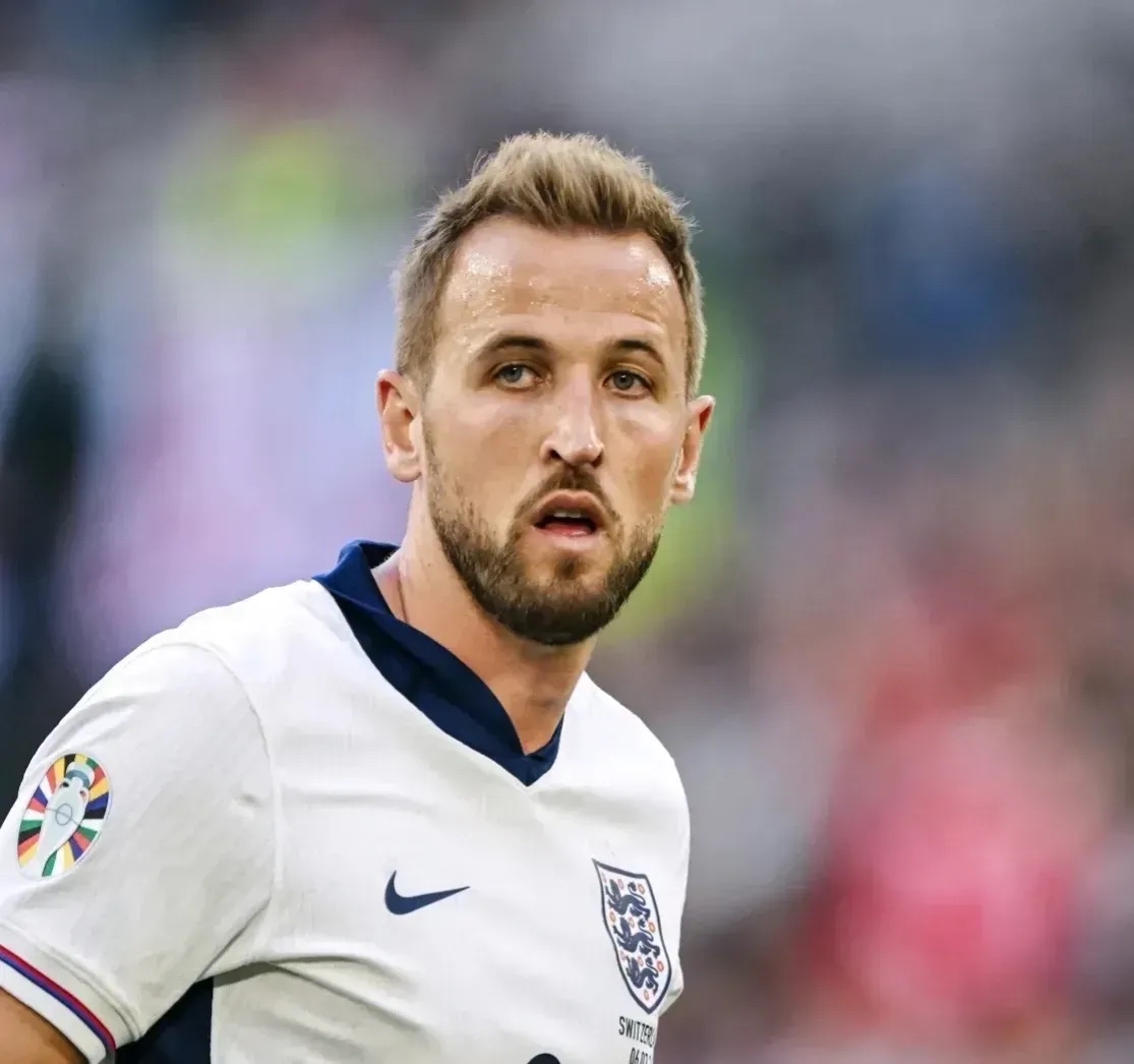 英格兰后卫换防,关键时刻挽救球队命运 英格兰后卫换防,关键时刻挽救球队命运