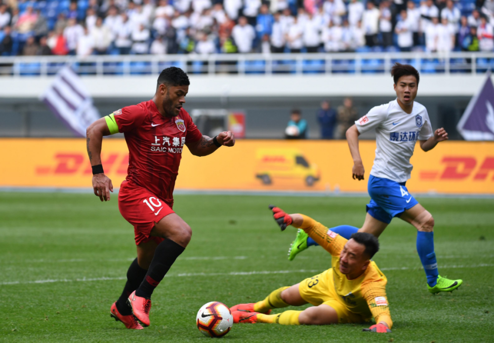 大连实德客场战胜天津泰达,球队斗志高昂 大连实德客场战胜天津泰达,球队斗志高昂