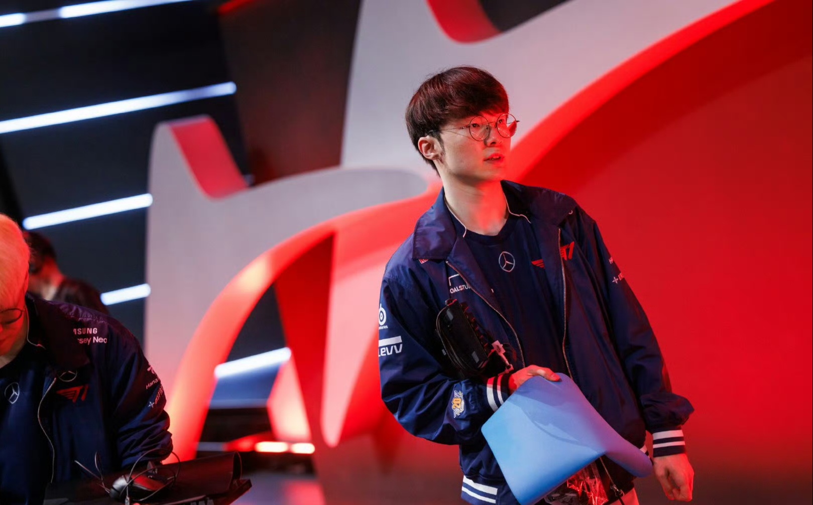 开云下载-BLG险胜KT，Keria开启传奇时刻全球总决赛2:1（柏林）